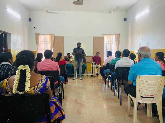 ParentTeachersMeeting_001_KOK